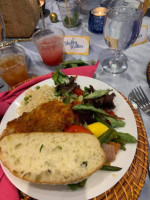 Lynn's Catering Of Tampa Inc food
