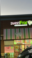 Sweetfrog Premium Frozen Yogurt outside