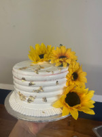 Mio Bakery food