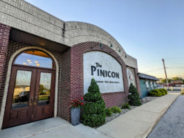 Pub At The Pinicon outside