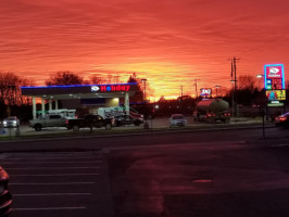 Holiday Stationstores outside