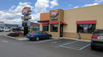 Dairy Queen Grill Chill outside