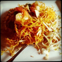 Pom's Thai Taste Noodle House food