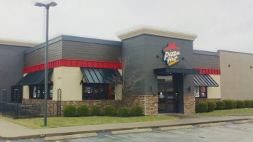 Pizza Hut inside