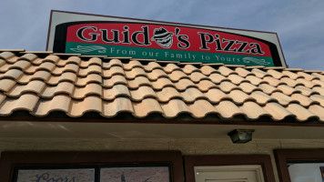 Guido's Pizza inside
