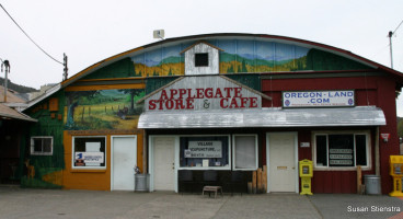 Applegate Store Café food