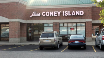 Leo's Coney Island outside