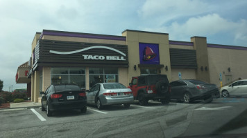 Taco Bell outside