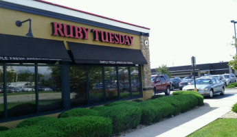 Ruby Tuesday inside