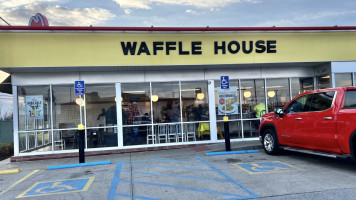 Waffle House outside