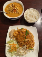 Zaab Sure Thai Cuisine food