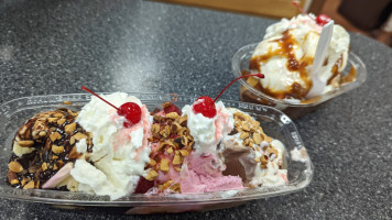 Braum's Ice Cream Dairy Store food