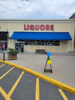 Wilmington Plaza Wine And Spirits In Wilm outside