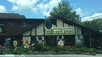 Whole Earth Grocery Cafe inside