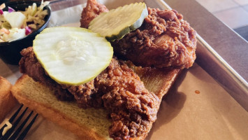 Cluck's, Nashville Hot Chicken food