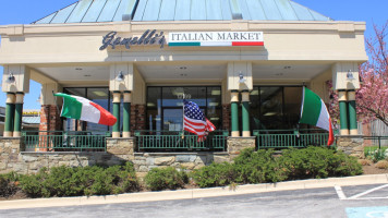 Gemelli's Italian Market inside