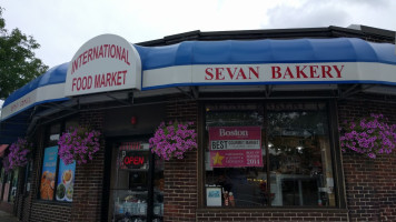 Sevan Bakery food