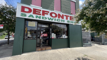 Defonte's Sandwich Shop outside