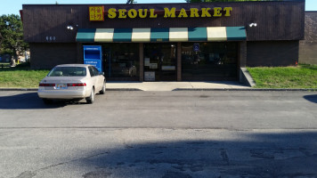 Seoul Market outside