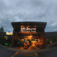 Lifesource Natural Foods outside