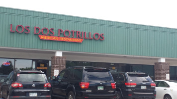 Los Dos Potrillos Mexican food