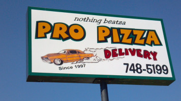 Pro Pizza outside