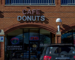 Cafe Donuts outside