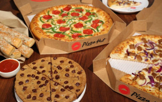 Pizza Hut food