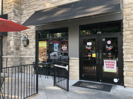 Newk's Eatery outside