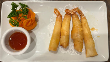 Happy Thai Cuisine food