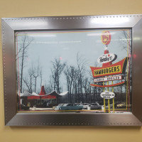 Hardee’s food