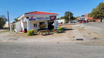 Hamburger Station outside