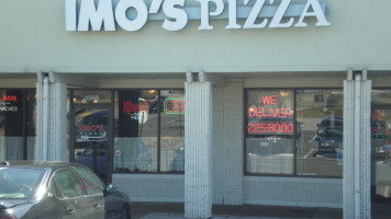 Imo's Pizza outside