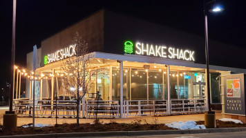 Shake Shack outside