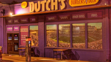 Dutch's Hamburgers inside