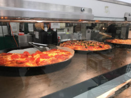 Leonardi's Pizza food