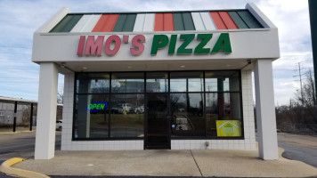 Imo's Pizza outside
