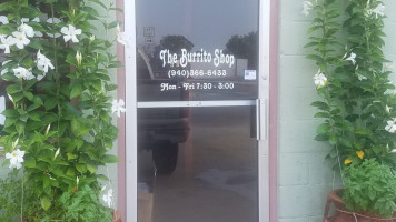 The Burrito Shop outside