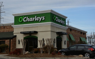 O'charley's Restaurant Bar outside