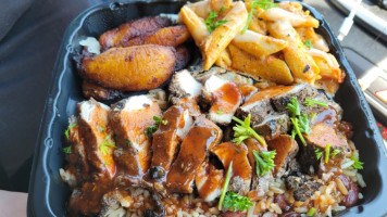 Tati's Island Cuisine food