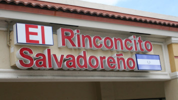 Rinconcito Salvadoreno food
