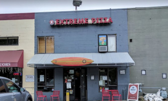 Extreme Pizza Mill Valley inside