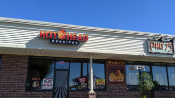 Hot Head Burritos outside