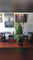 Cafe La Flore Irving inside
