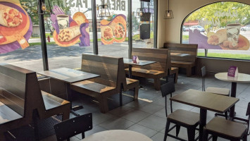 Taco Bell inside