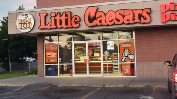 Little Caesars Pizza outside