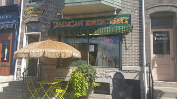 Winston's Jamaican food