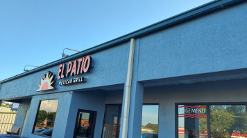 El Patio Mexican Grill outside