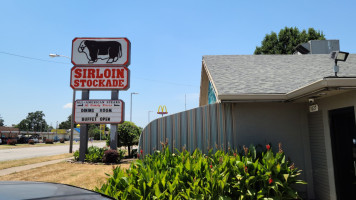 Sirloin Stockade outside