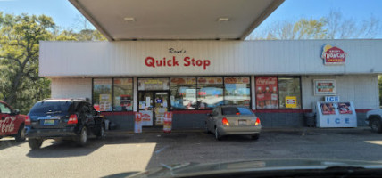 Rand's Quick Stop outside